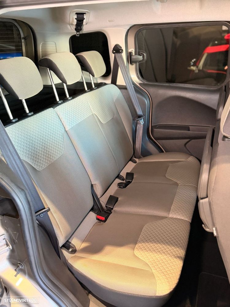 Ford Tourneo Courier 1.0 EcoBoost Titanium - 38