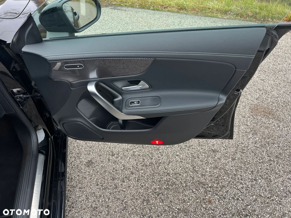 Mercedes-Benz CLA 250 e 8G-DCT Progressive - 12