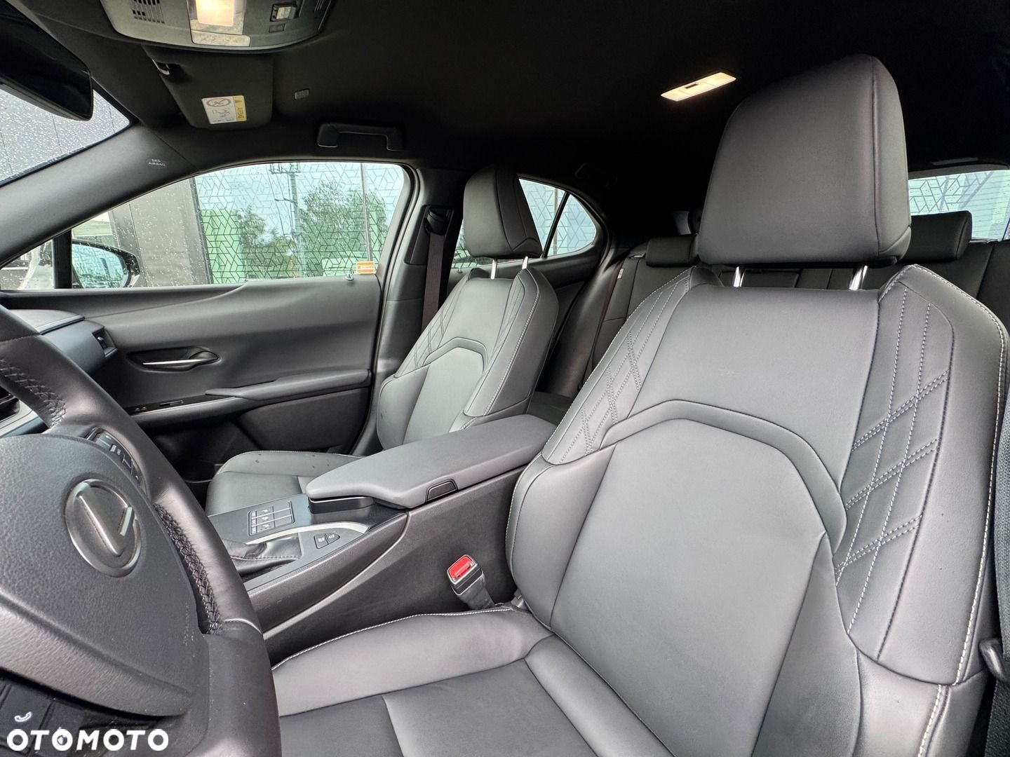 Lexus UX 250h GPF F Sport Design 2WD - 13