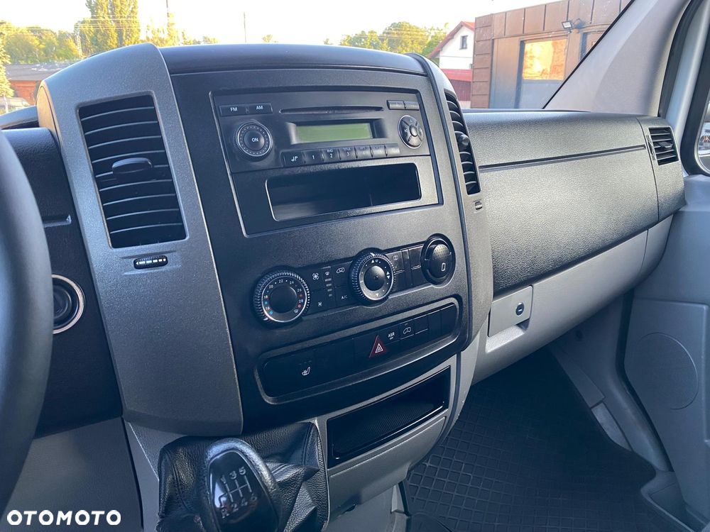 Mercedes-Benz Sprinter - 18