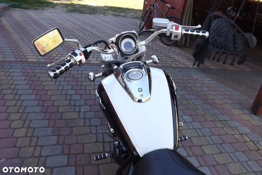 Suzuki VZ - 9