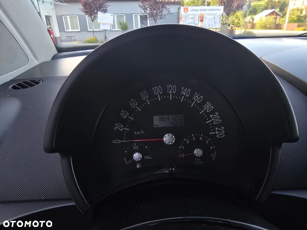 Volkswagen New Beetle - 27