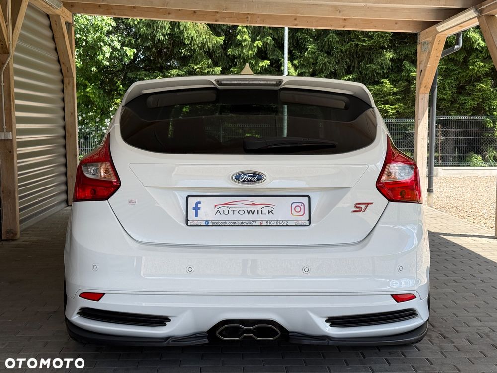 Ford Focus 2.0 EcoBoost ST mit Leder-Exclusiv-Paket - 13