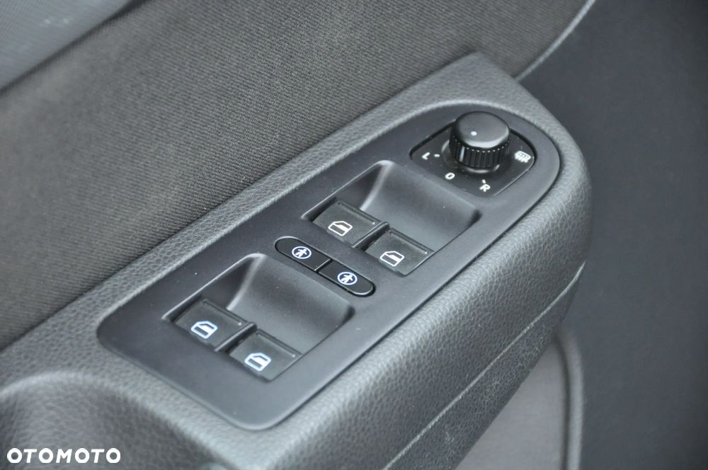 Volkswagen Sharan 2.0 TDI DSG BlueMotion Technology Comfortline - 37