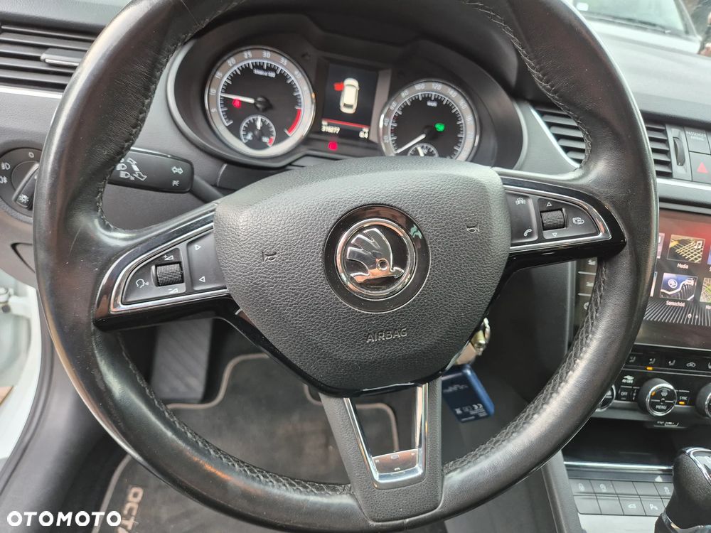 Skoda Octavia 2.0 TDI 4x4 Ambition DSG - 35