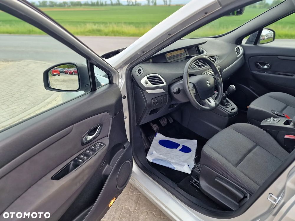 Renault Scenic 1.5dCi TomTom Edition - 17