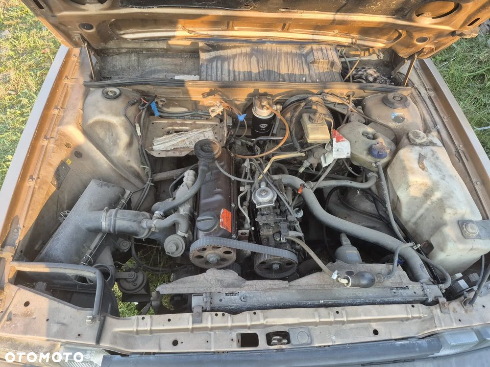 Volkswagen Passat 1.6 GL TD - 9
