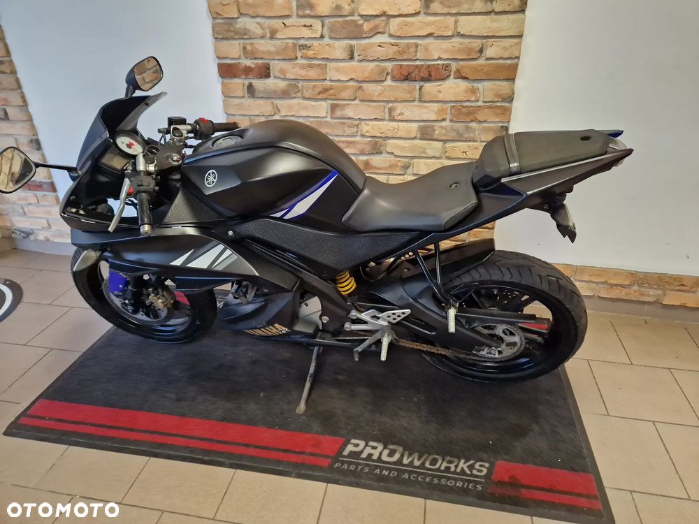 Yamaha YZF - 9