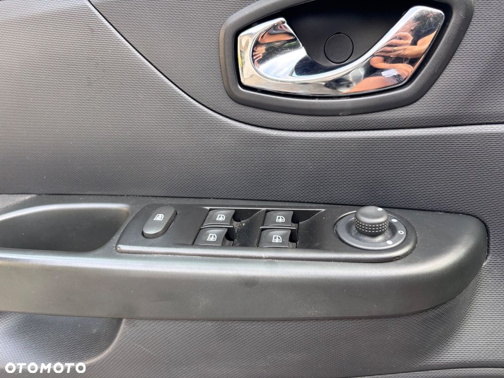 Renault Captur 1.5 dCi Energy Zen - 19