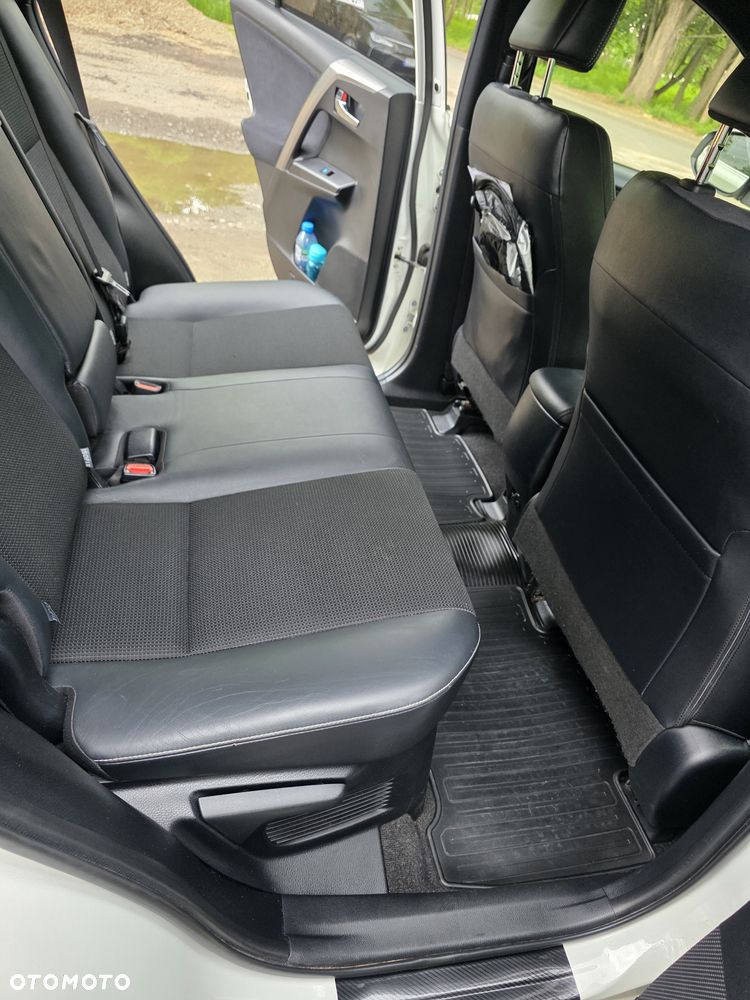 Toyota RAV4 Hybrid Premium 4x2 - 19