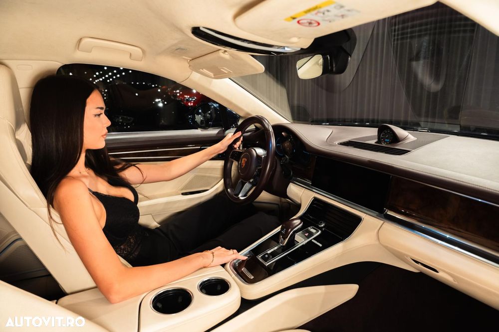 Porsche Panamera - 12