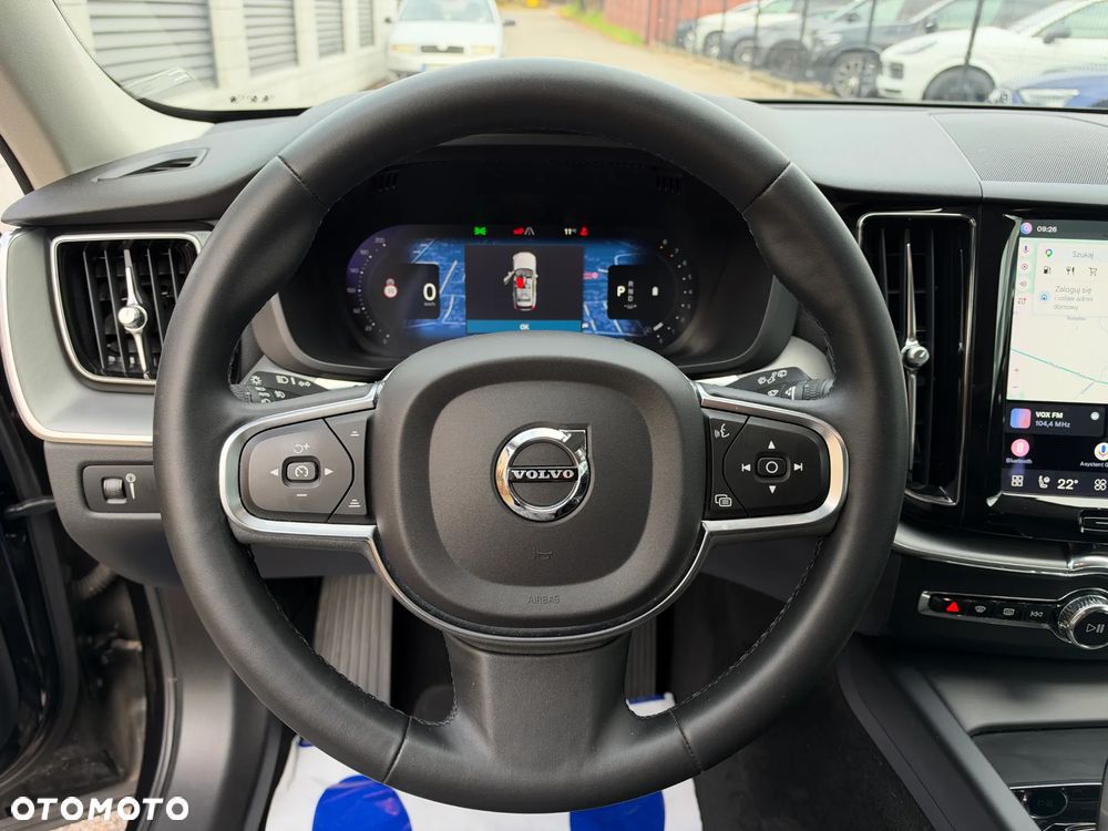 Volvo XC 60 B4 B Momentum Pro - 24