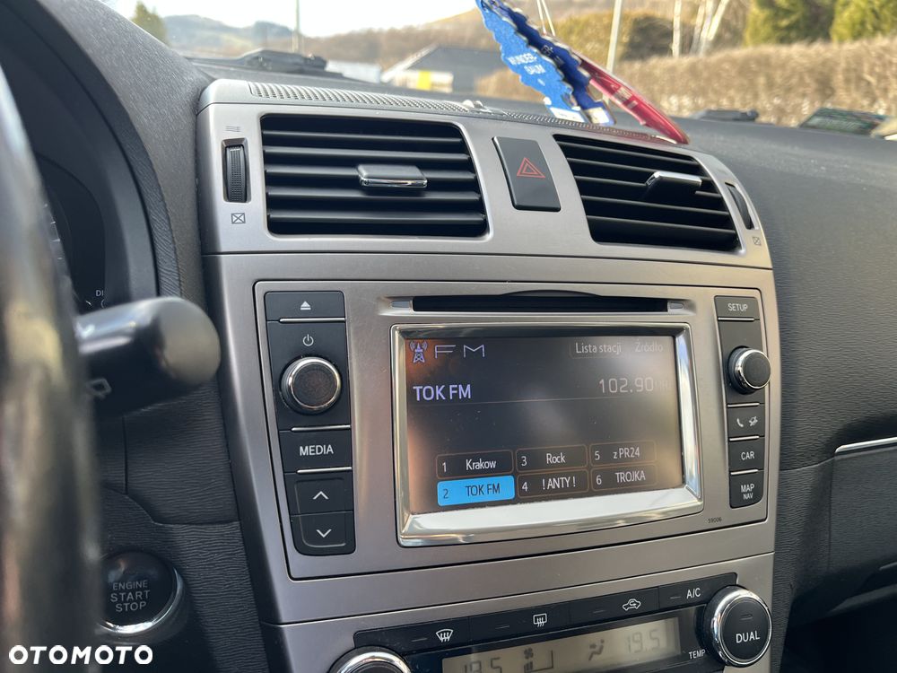 Toyota Avensis 2.2 D-4D Sol Plus NAVI - 9