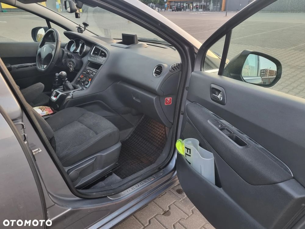 Peugeot 5008 - 11