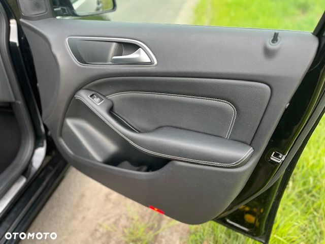 Mercedes-Benz Klasa B 180 d BlueEFFICIENCY Edition Style - 14