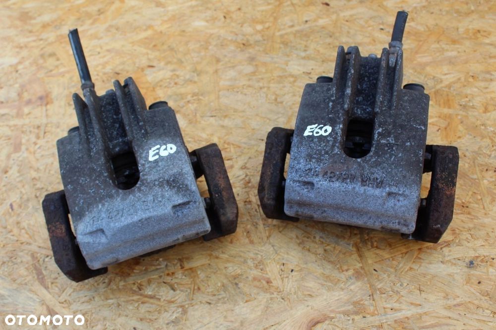 Zaciski hamulcowe BMW e60 e61 tył 42/20 2.0d - 1