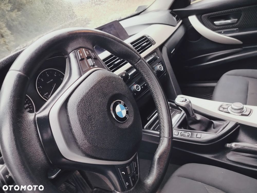 BMW Seria 3 318d Blue Performance Sport Line - 5