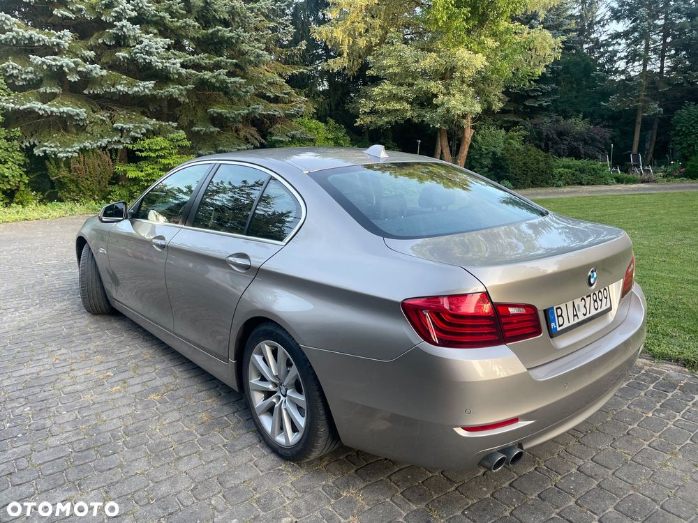 BMW Seria 5 525d Luxury Line - 3