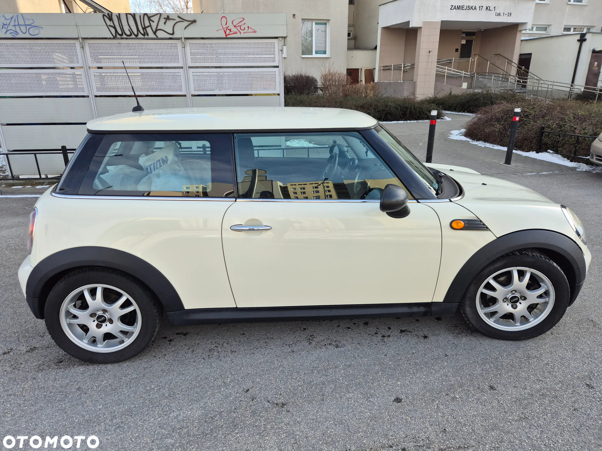 MINI ONE Standard - 4