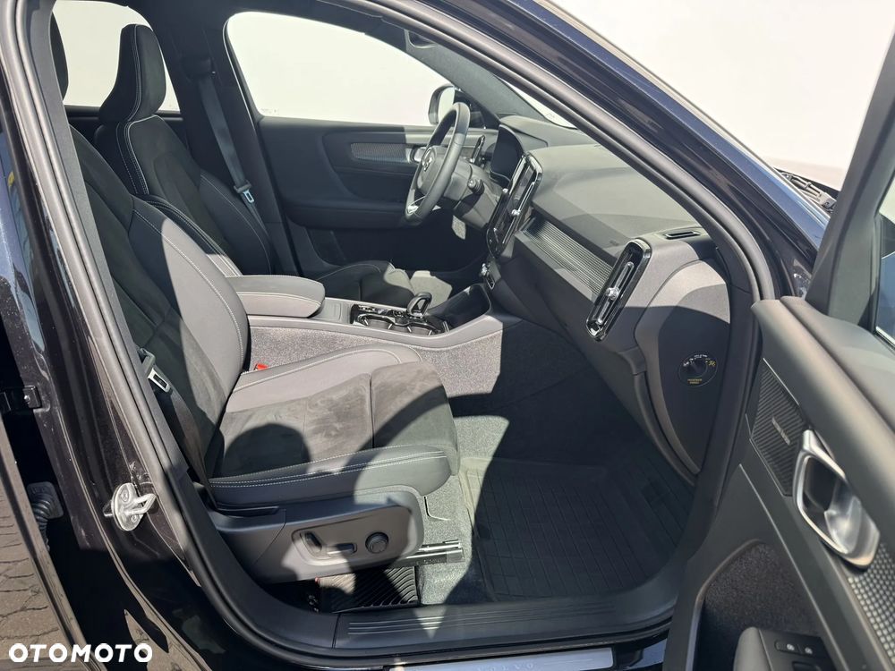 Volvo XC 40 B4 AWD Ultimate Dark - 16