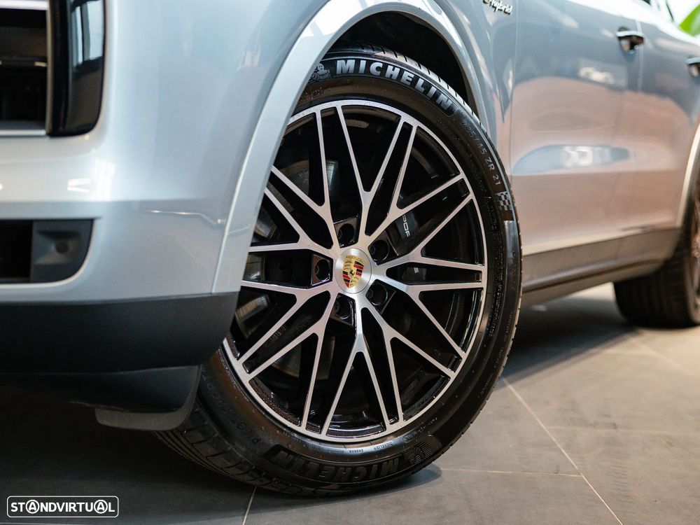 Porsche Cayenne E-Hybrid — fotografia 15
