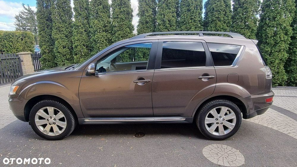 Mitsubishi Outlander - 3