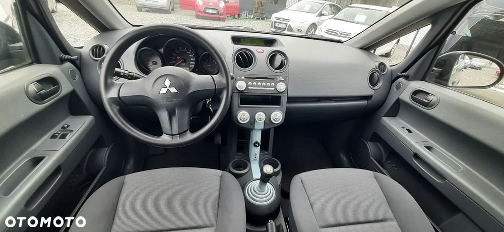 Mitsubishi Colt - 24