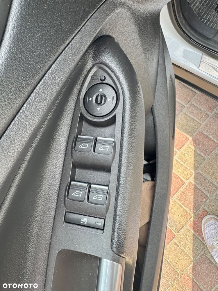 Ford Kuga - 14