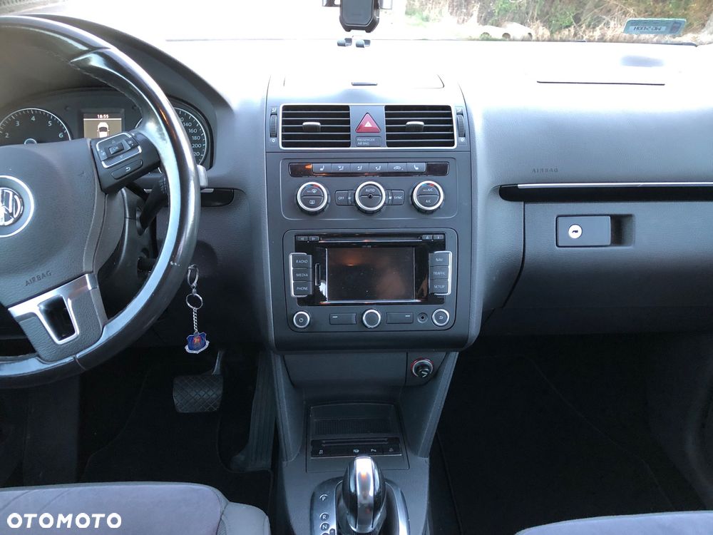 Volkswagen Touran 1.4 TSI Highline DSG - 9