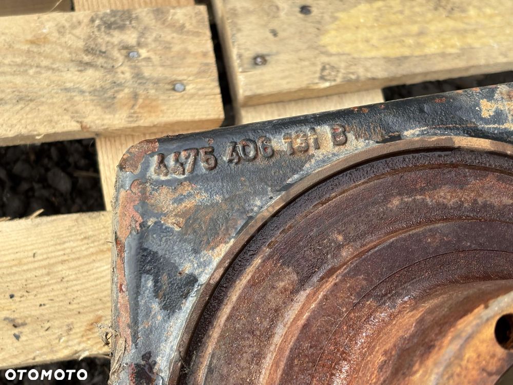 Fendt John Deere Deutz-Fahr Lamborghini Zwrotnica Przedniej Osi 4475406131 F395301021020 - 2