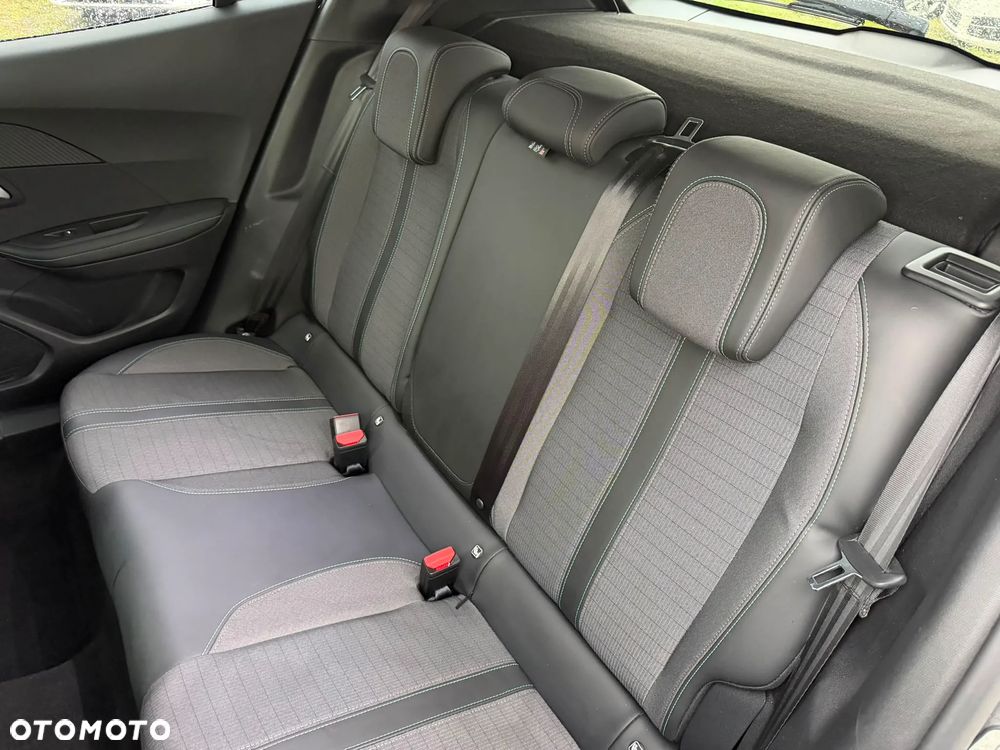 Peugeot 2008 PureTech 130 Allure - 14