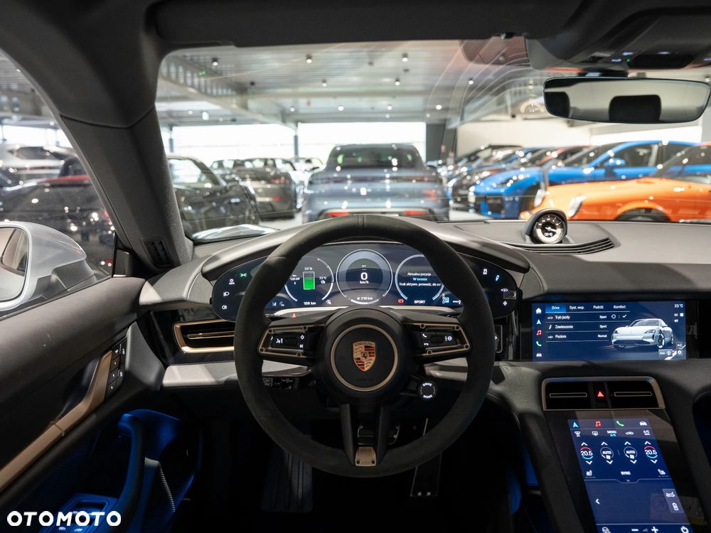 Porsche Taycan 4 - 19