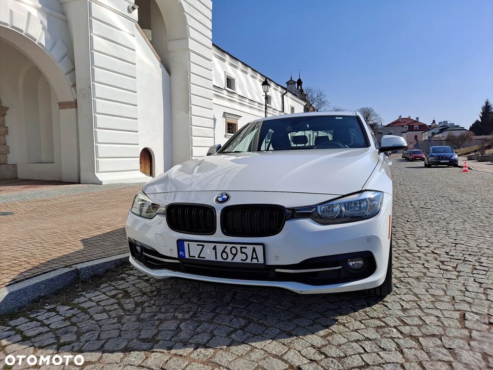 BMW Seria 3 328i xDrive Sport Line - 9