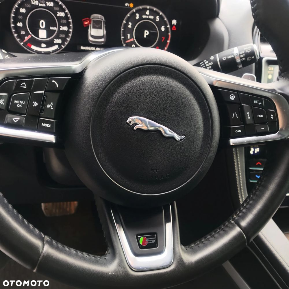 Jaguar F-Pace S AWD - 17