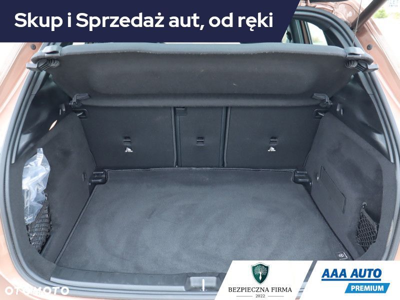 Mercedes-Benz GLA - 16