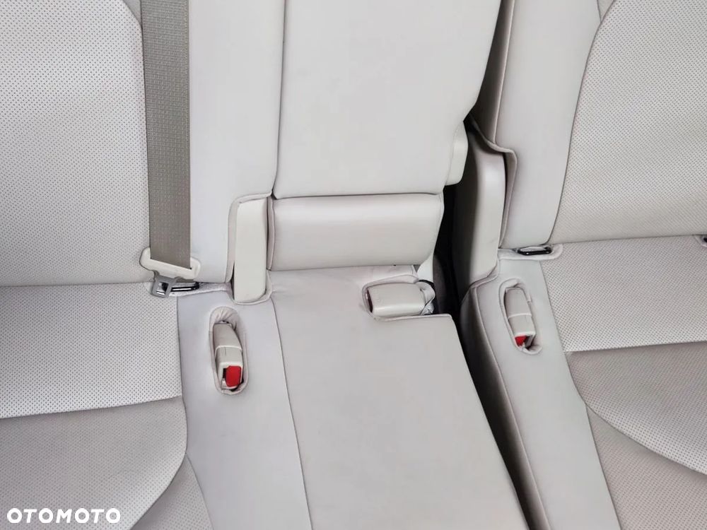 TOYOTA HIGHLANDER 20-24r Fotele Kanapy Boczki Skórzane 7 osób - 7