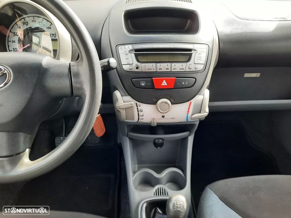 Toyota Aygo 1.0 Plus - 9
