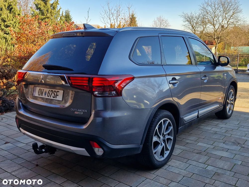 Mitsubishi Outlander - 4