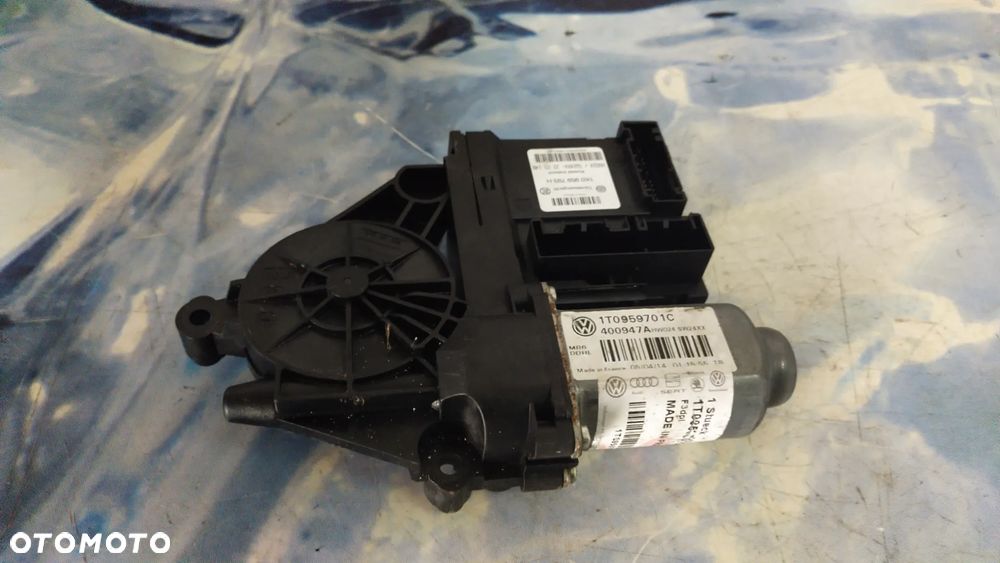 SILNICZEK PODNOSZENIA SZYBY 5k0959793A 1T0959701AA - 1