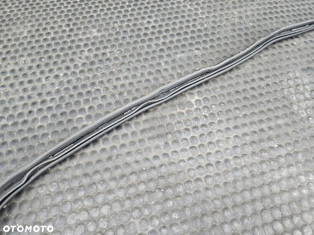 Uszczelka Guma Pokrywy Klapy Bagaznika VW Golf IV 4 Hatchback 3 5 Drzwi - 16