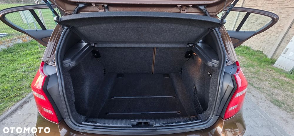 BMW Seria 1 - 30
