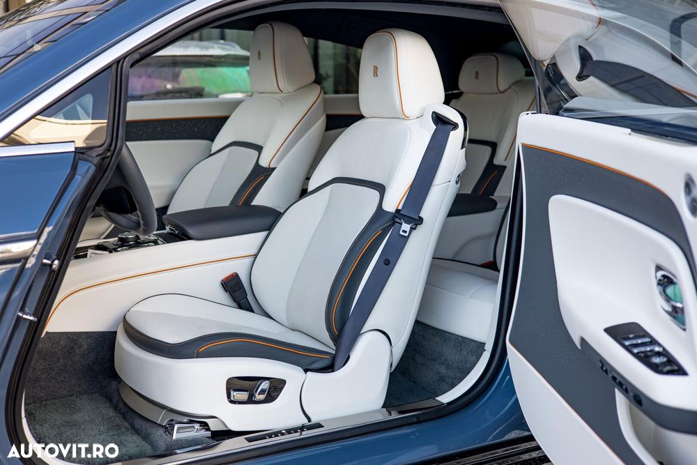 Rolls-Royce Spectre - 10