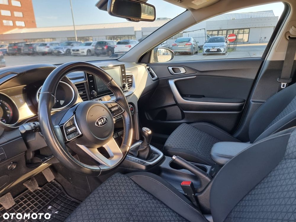 Kia Ceed 1.6 CRDi SCR M - 15