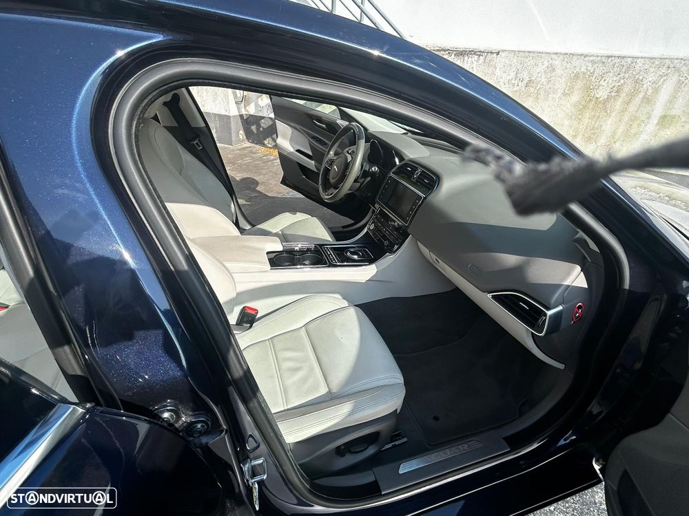 Jaguar XE 20d Aut. Prestige - 53