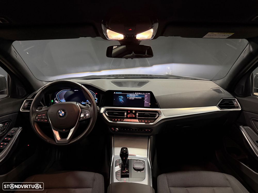 BMW 330 e Touring Aut. Advantage - 3