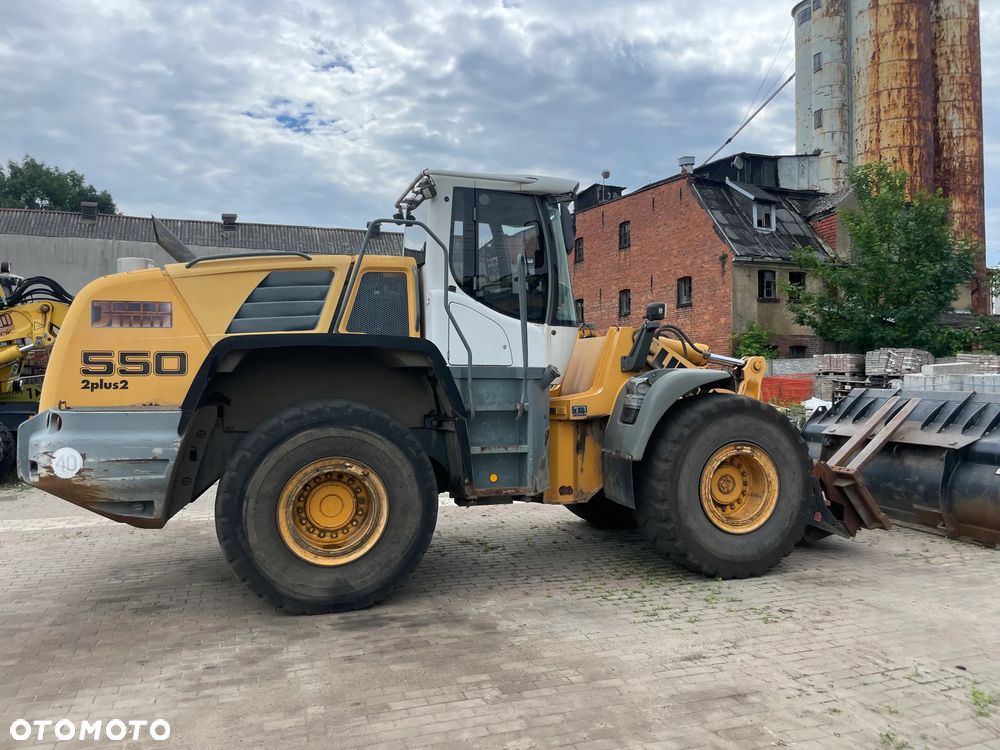Liebherr 550 2 plus 2 - 3