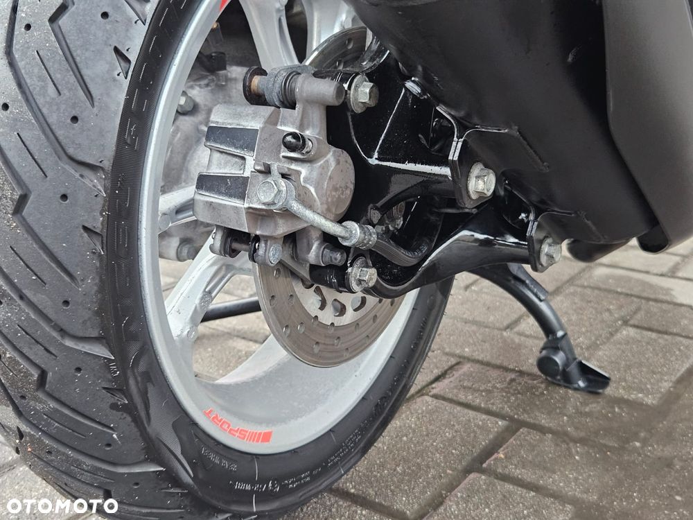 Yamaha NMAX - 10