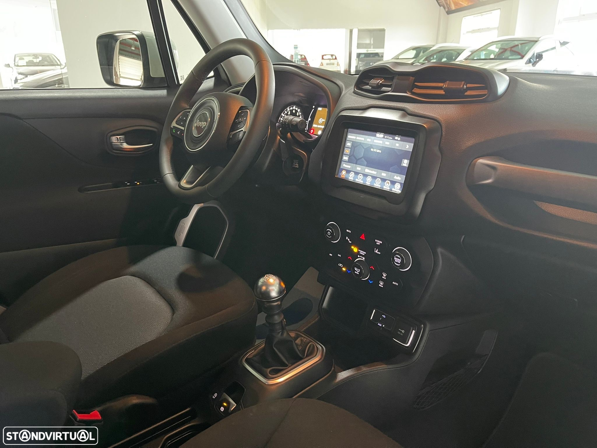 Jeep Renegade 1.0 T Limited - 19