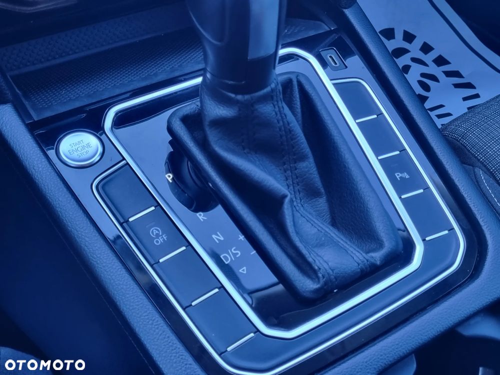 Volkswagen Passat - 23