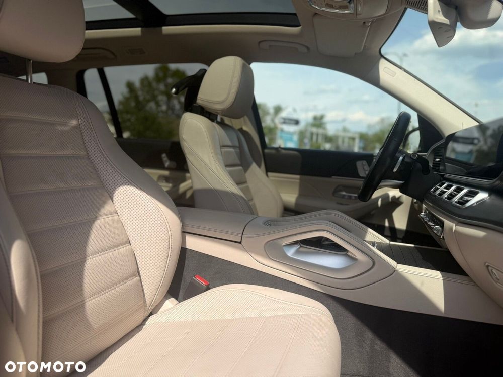Mercedes-Benz GLS - 30